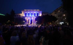 Foto: Dž. K. / Radiosarajevo.ba / Gala koncert ispred Narodnog pozorišta Sarajevo