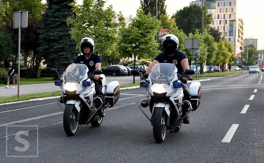 Policajci na motociklima