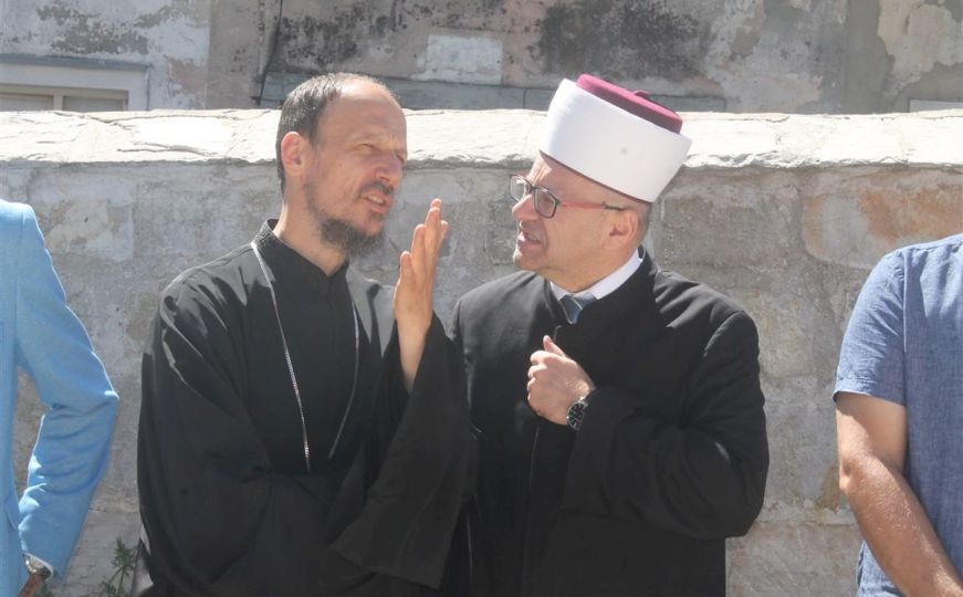 Vladika Dimitrije i efendija Dedović zajedno ugradili kamen