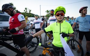 Foto: AA / Biciklisti i maratonci iz Bihaća stigli u Srebrenicu