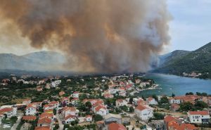 Foto: Twitter  / Požari u Dalmaciji