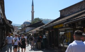 FOTO: AA / Brojni turisti na ulicama Sarajeva