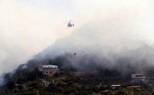 FOTO: AA / I helikopteri gase požar