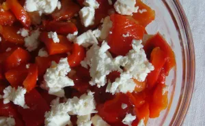 Foto: Coolinarika / Salata od sira i paprika