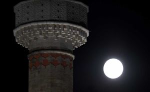 Foto: N. G. / Radiosarajevo.ba / Pun mjesec iznad Sarajeva