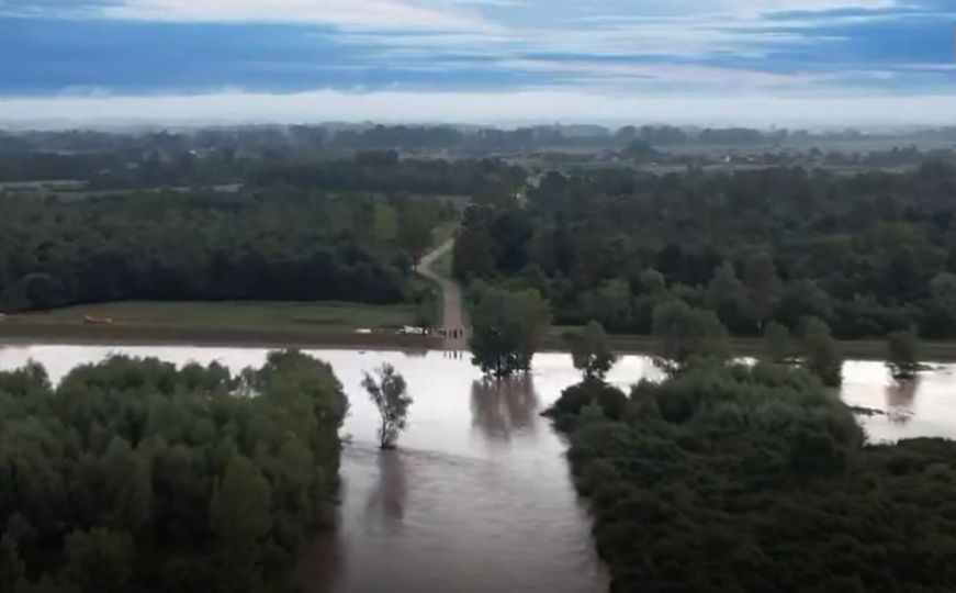 Snimak iz zraka poplavljenog područja Hrvatske