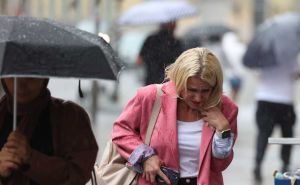 Foto: Dž. K. / Radiosarajevo.ba / Kiša iznenadila mnoge u Sarajevu