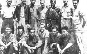Foto: Arhivske fotografije / Američki piloti sa Dražom Mihailovićem 1944. godine