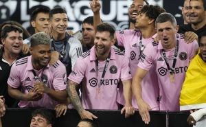 Foto: EPA - EFE / Lionel Messi i njegovi saigrači slave pobjedu u kupu