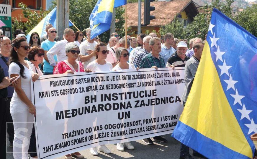 Protesti ispred Suda Bosne i Hercegovine