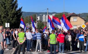 Foto: M. M. / Radiosarajevo.ba / Okupljanje u Doboju
