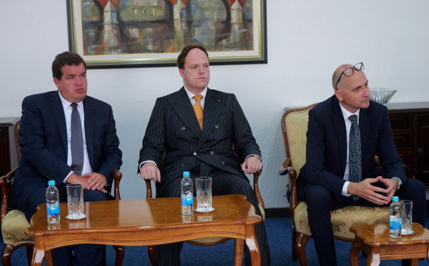 Premijer Nikšić se sastao sa delegacijom Vlade Mađarske