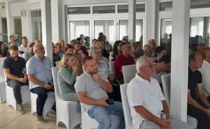 Foto: Ministarstvo za ljudska prava i izbjeglice BiH / Ministar Hurtić posjetio povratnike u Kozarcu: