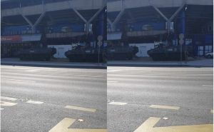Foto: Radiosarajevo.ba / Transporteri EUFOR-a se parkirali kod stadiona Grbavica