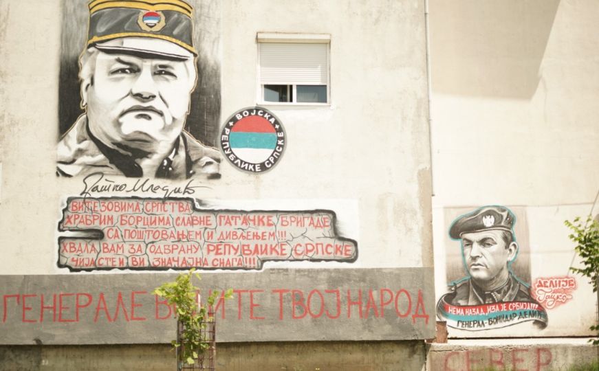 Mural Ratku Mladiću u Gackom