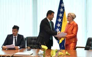 Foto: N. G. / Radiosarajevo.ba / Potpisivanje ugovora sa NVO koje vode Sigurne kuće