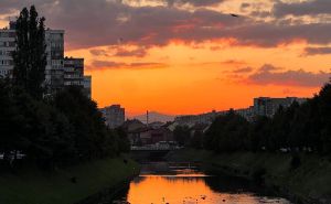 Foto: M. M. / Radiosarajevo.ba / Predivne boje na nebu iznad Sarajeva