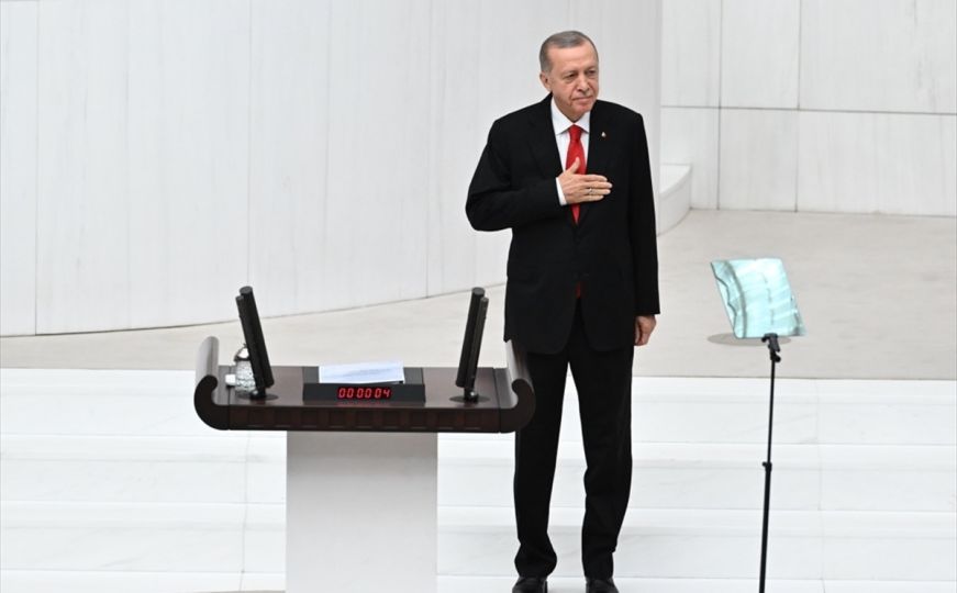 Recep Tayyip Erdogan pred turskim parlamentom