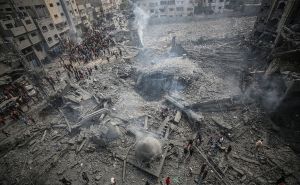 FOTO: AA / Nastavljeno bombardovanje Gaze