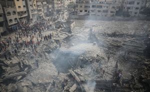 FOTO: AA / Nastavljeno bombardovanje Gaze