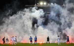 Foto: EPA - EFE / Bakljada BH Fanaticosa na utakmici Lihtenštajn - Bosna i Hercegovina