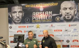 Foto: ironpukiboxingchamp   / Puki i Arslan uoči meča za svjetsku WBA titulu