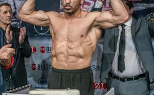 Foto: ironpukiboxingchamp   / Edin Puhalo će se boriti za titulu svjetskog WBA prvaka u kruzer kategoriji