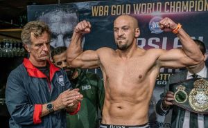 Foto: ironpukiboxingchamp   / Edin Puhalo će se boriti za titulu svjetskog WBA prvaka u kruzer kategorij