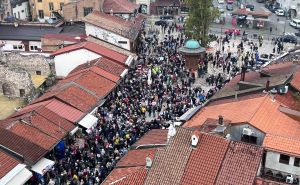Foto: M. M. / Radiosarajevo.ba / Počelo okupljanje građana na Baščaršiji