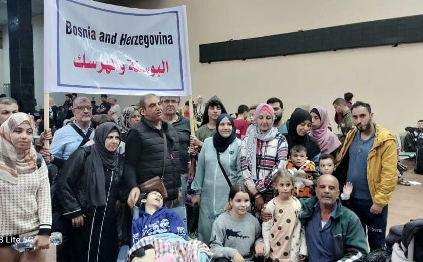 Prva velika grupa državljana BiH i njihove rodbine Palestinaca evakuirana iz Gaze