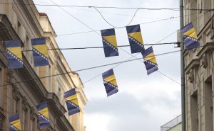 Foto: Dž. K. / Radiosarajevo.ba / Zastava povodom Dana državnosti BiH