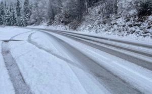FOTO: AA / U BiH zbog snijega otežan saobraćaj