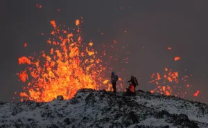 Foto: EPA-EFE / Vulkan na Islandu