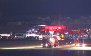 Foto: EPA - EFE / Avion koji se zapalio i sudario na aerodromu u Tokiju