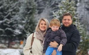Foto: Instagram / Irfan Čengić sa porodicom