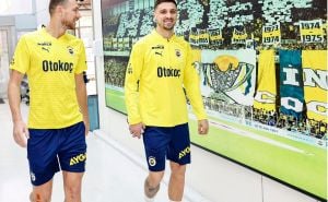 Foto: Fenerbahče / Edin Džeko i Rade Krunić