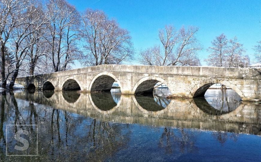 Rimski most u zimskoj idili