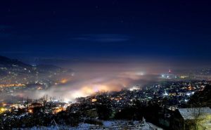 Foto: N.G / Radiosarajevo.ba / Pala magla do pola Sarajeva