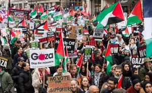Foto: Anadolija / Hiljade okupljenih u Londonu pozvalo na hitan prekid vatre u Gazi