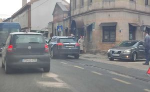 Foto: Radiosarajevo.ba / Saobraćajna nesreća kod Vijećnice