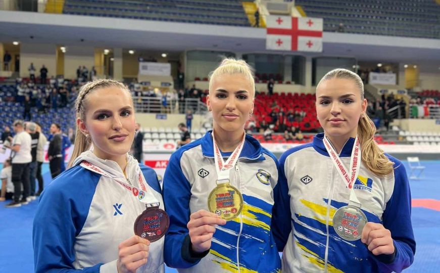 Nejra, Emina i Ajla Sipović
