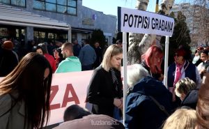 Foto: Tuzlanski info / Protesti za ubijenu Amru Kahrimanović