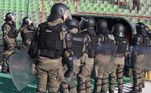 Foto: Dž. K. / Radiosarajevo.ba / Igrači NK Široki Brijeg uz policijsku pratnju napustili teren