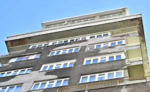 Foto: A. K. / Radiosarajevo.ba / Otpala fasada u Titovoj ulici, Sarajevo