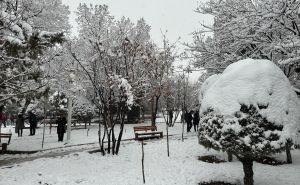 Foto: AA / Snijeg prekrio ulice Teherana