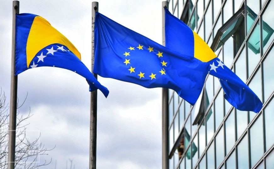 Zastave EU i BiH