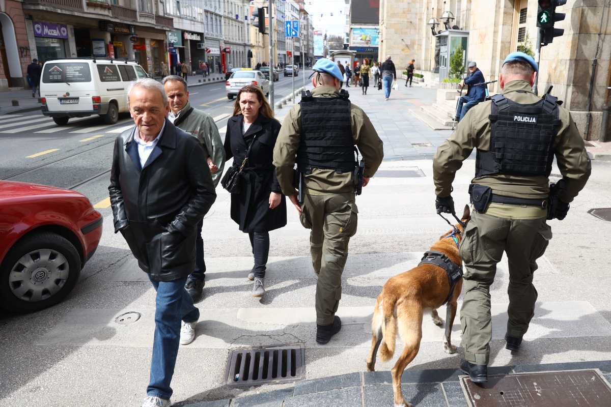 Policija na ulicama Sarajeva