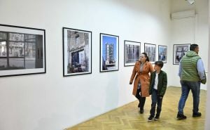 Foto: N. G. / Radiosarajevo.ba / Izložba fotografija "Sarajevo - grad ljubavi i stradanja"