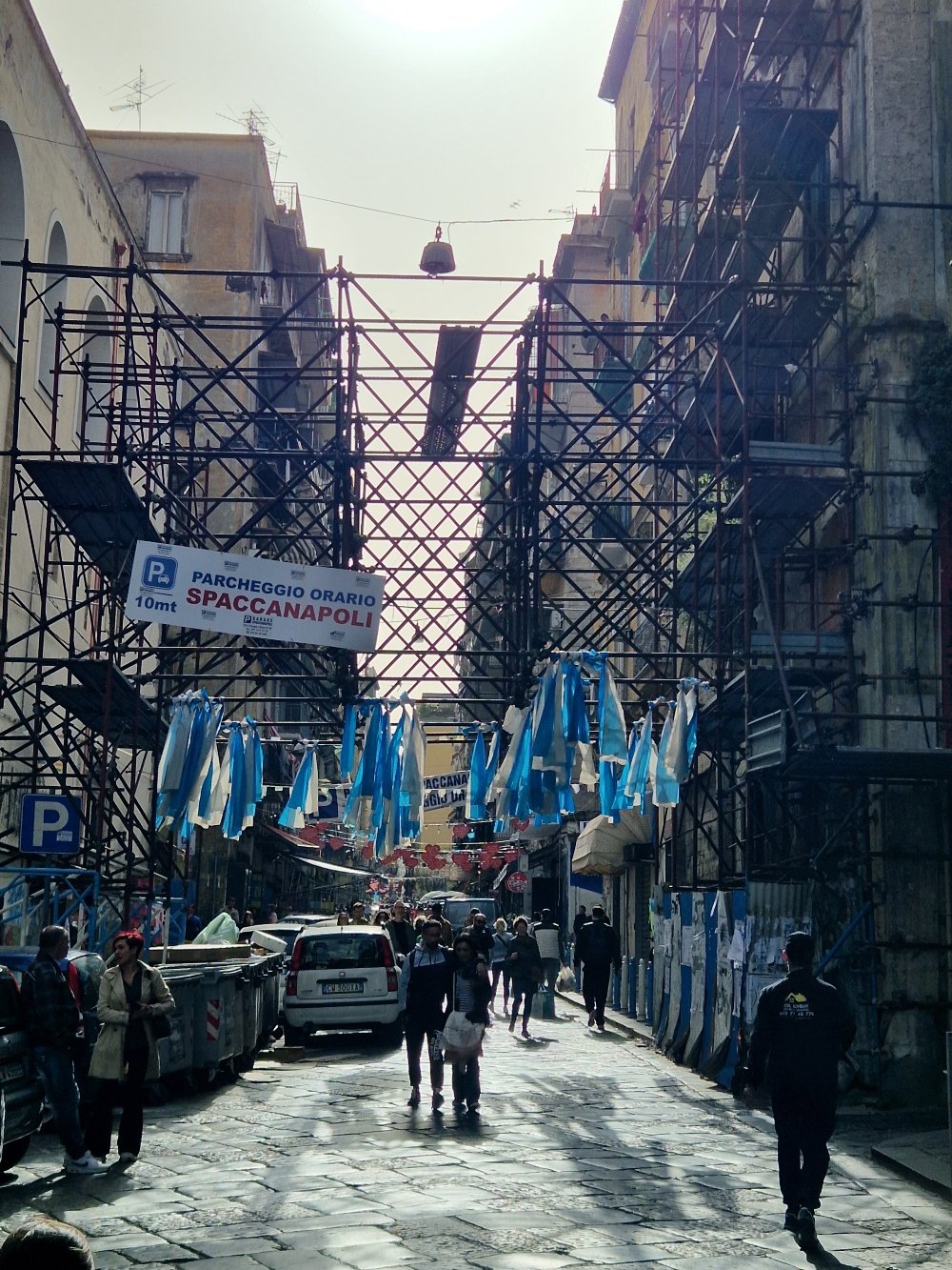 Obilježja Napolija u gradskim ulicama