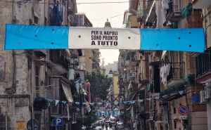 Foto: Radiosarajevo.ba / Obilježja Napolija u gradu